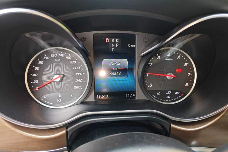 Used Mercedes-Benz V-Class 2021 V 260 Prestige Edition Instrument Cluster