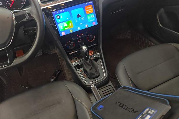 Used Volkswagen Bora 2017 1.6L Automatic Comfort Model Gear Lever