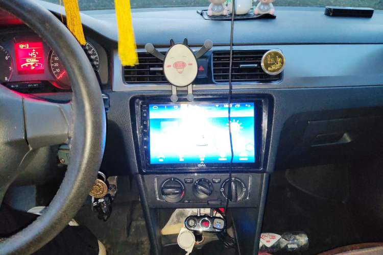 Used Volkswagen Santana 2015 1.6L Manual Comfort Edition