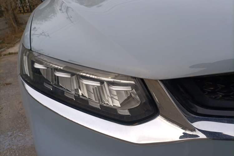 Used Geely Auto Monjaro S 2021 2.0TD DCT Two-Wheel Drive Lightning Edition Right Front Headlight