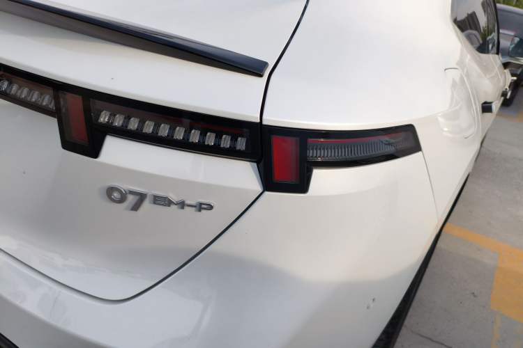 Used Lynk & Co 07 2024 EM-P 126 Long-Range Ultra Exterior 3