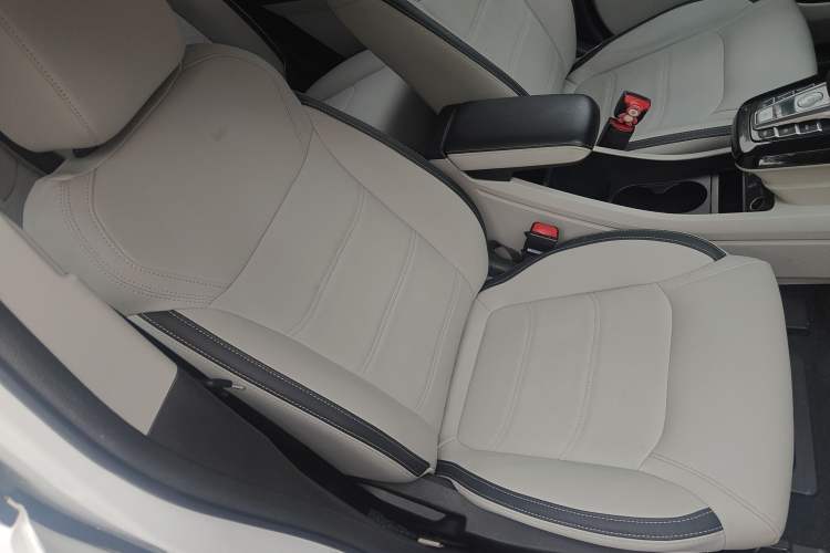 Used BYD Yuan Pro 2021 401 km Luxury Version Right Front Seat