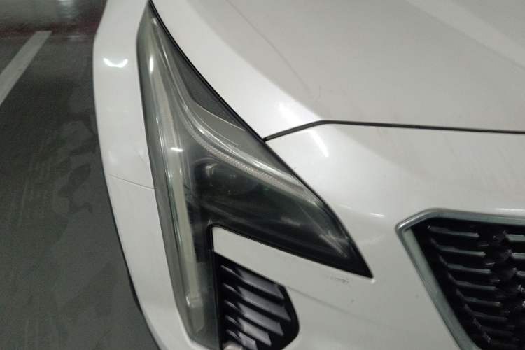 Used Cadillac XT4 2020 28T Two-Wheel-Drive Leading Version
