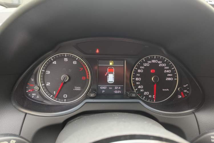 Used Audi Q5 2018 Collector's Edition 40 TFSI Technology Model
