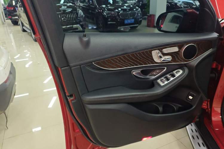 Used Mercedes-Benz GLC 2017 GLC 300 4MATIC Sport Edition
