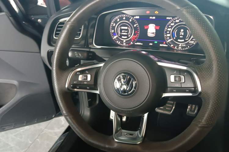 Used Volkswagen Golf 2020 Charming Edition 280TSI DSG R-Line
