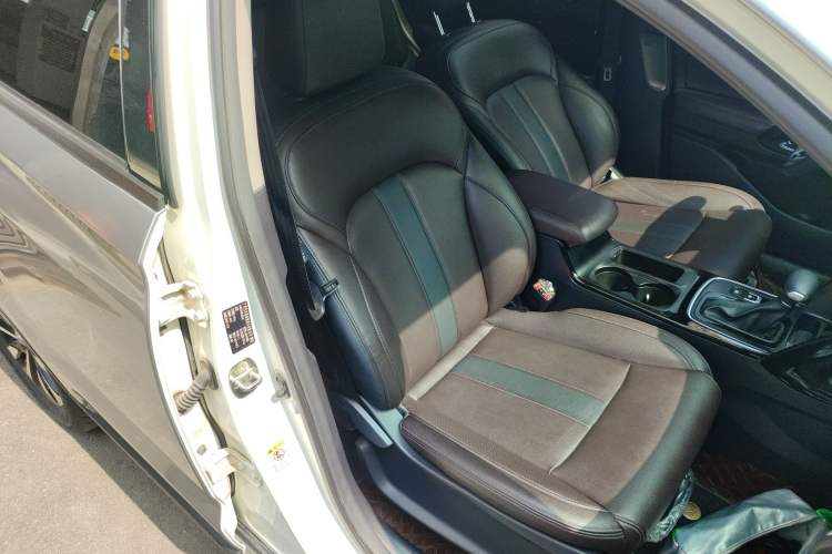 Used GAC Trumpchi GS4 2019 270T Automatic Two-Wheel Drive Elite Edition Right Front Seat