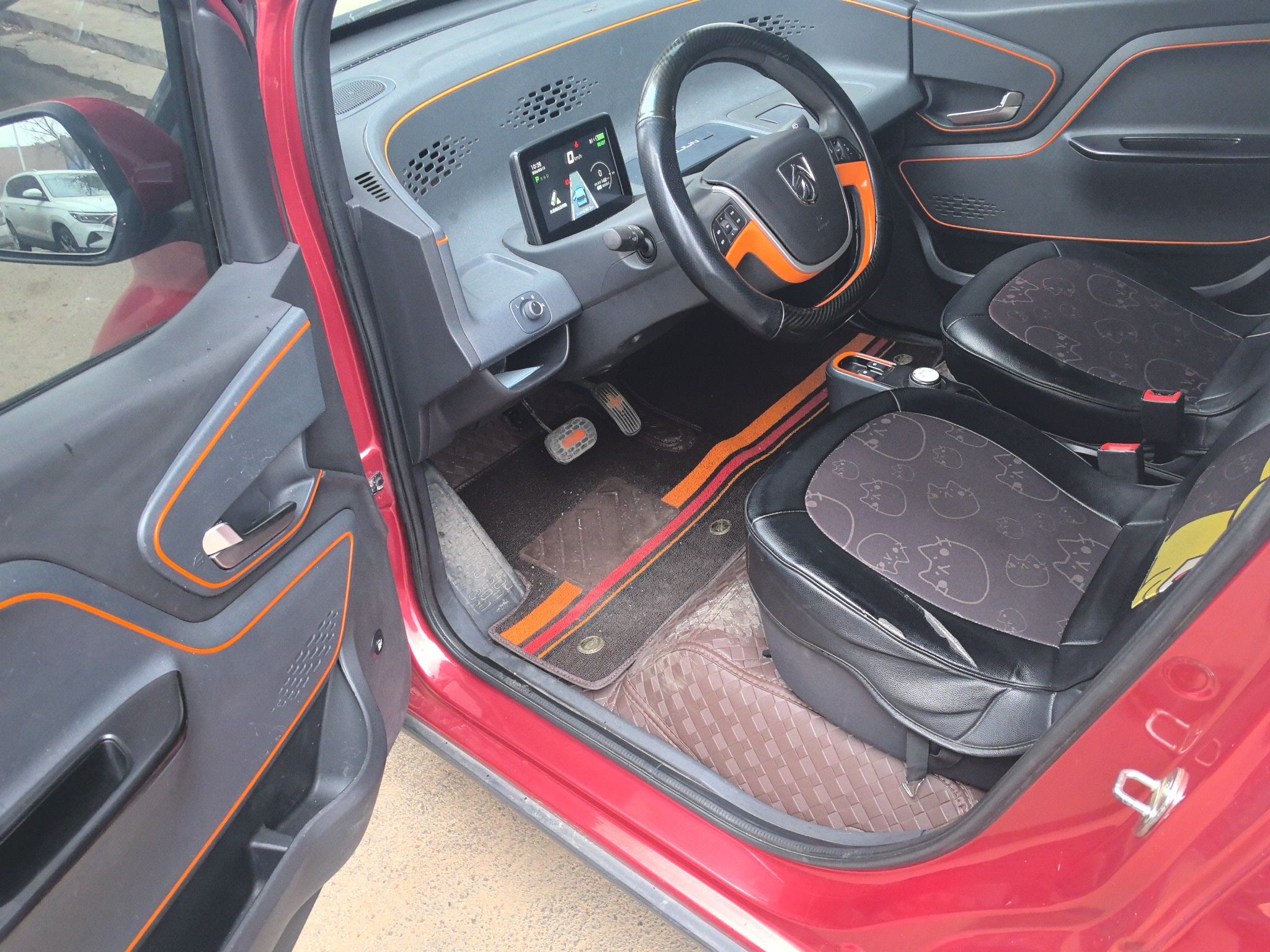 Переднее сиденье в автомобиле