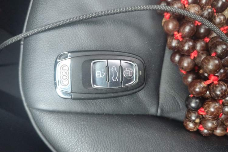 Used Audi Q5 2011 2.0TFSI Comfort Version Vehicle Key