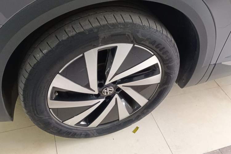 Used Volkswagen Talagon 2021 330TSI Two-Wheel-Drive Luxury Edition – Scenic Version Left Front Wheel Hub