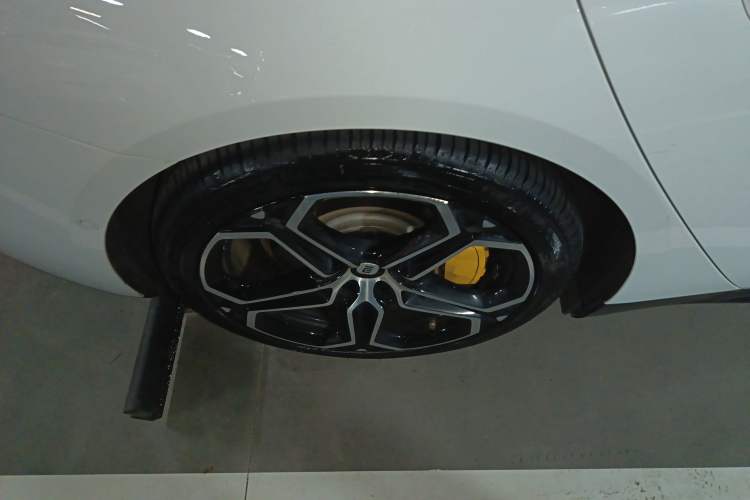 Used Xiaomi Auto SU7 2024 Rear-Drive Long-Range Intelligent Driving Version Exterior 5