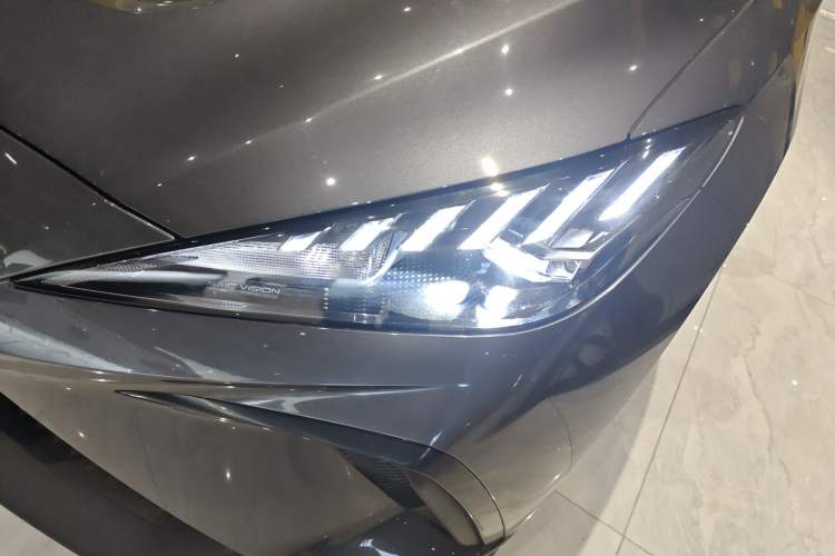 Used MG 4 EV 2022 425 km Luxury Edition Left Front Headlight