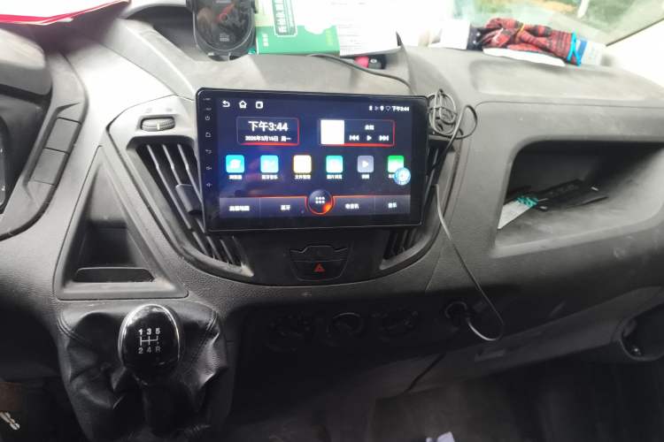 Used Ford Transit 2017 2.0T Diesel Multi-Purpose Commercial Vehicle Short Wheelbase Low Roof China IV Standard
