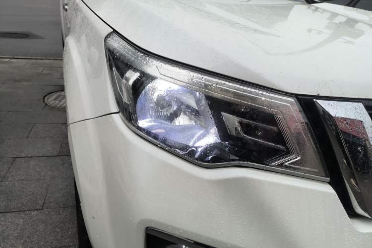 Used Nissan Terra 2018 2.5L Manual Two-Wheel Drive Elite Edition