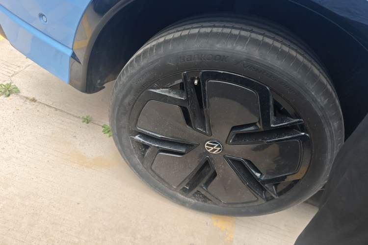 Used Volkswagen Tiguan L 2024 PRO 380TSI Four-Wheel Drive R-Line Prestige Edition Right Rear Wheel Hub