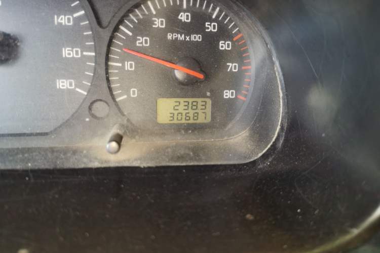 Used Jinbei Hiace 2014 2.0L 5th Generation Kuaiyunwang Business Version 4G19 Odometer Close Up