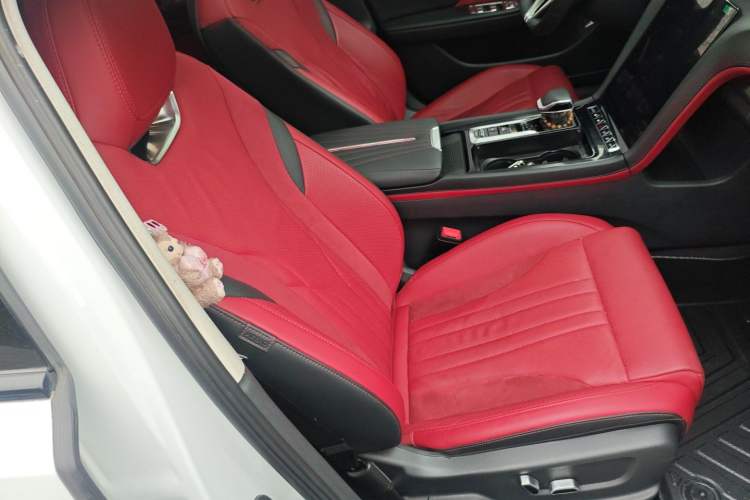 Used Hongqi H6 2023 2.0T Zhiyi Version