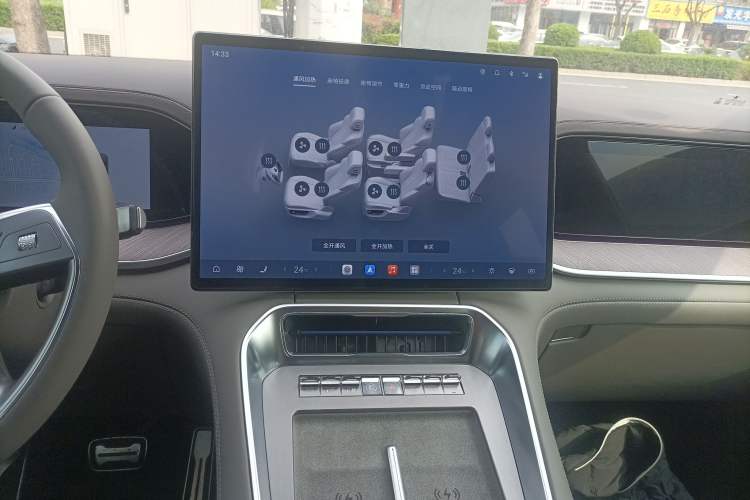 Used Denza N9 2025 Flagship Model
