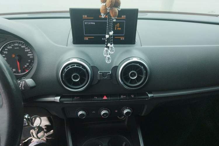 Used Audi A3 2014 Sportback 35 TFSI Automatic Style Edition Audio And AC Panel