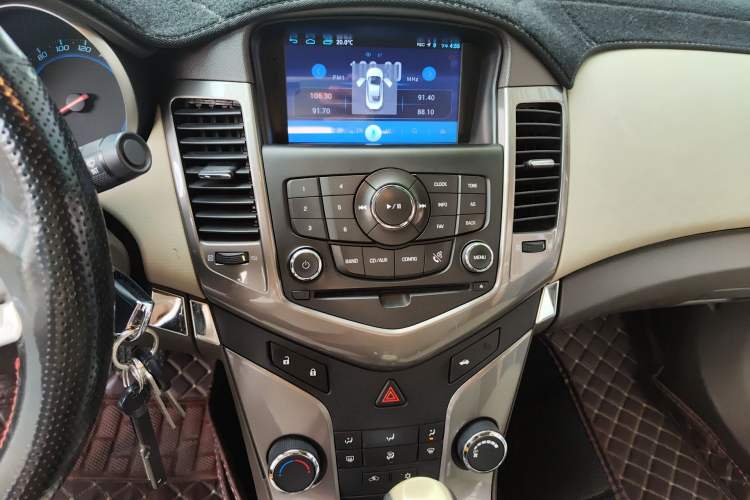 Used Chevrolet Cruze 2015 1.5L Classic SE AT Audio And AC Panel