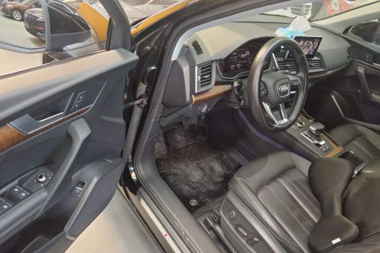 Used Audi Q5L 2020 Updated 40 TFSI Prestige Fashion Edition
