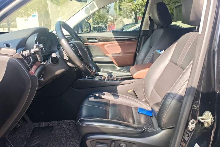 Used GAC Trumpchi GS8 2017 320T Two-Wheel Drive Luxury Smart Connectivity Version (7 Seats)
