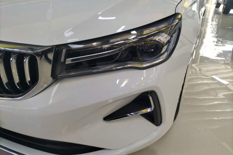 Used Geely Auto Emgrand 2026 Model 4th Generation 4 Millionth Anniversary Edition 1.5L Manual Overdrive Edition Left Front Headlight