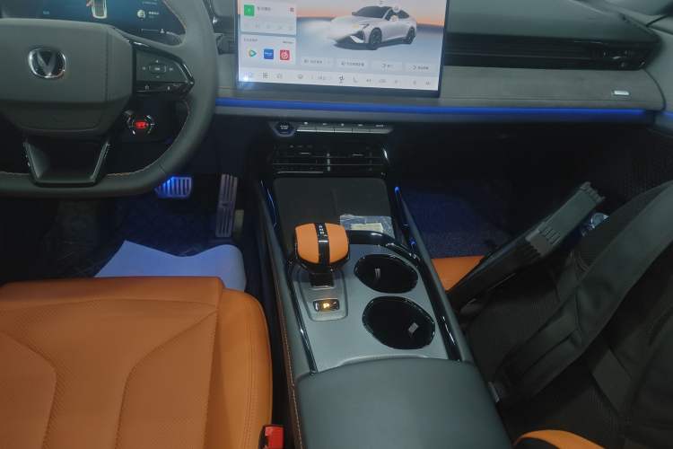 Used CHANGAN UNI-V 2025 Model Third-Generation 2.0T Dynamic Edition