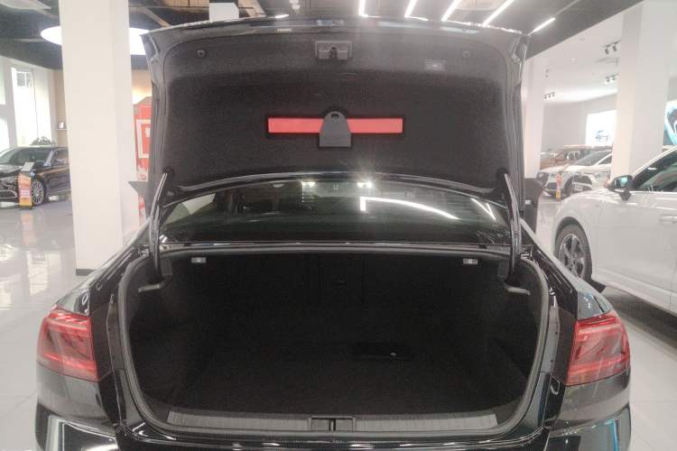 Used Volkswagen Magotan 2020 330TSI DSG Luxury Edition Trunk