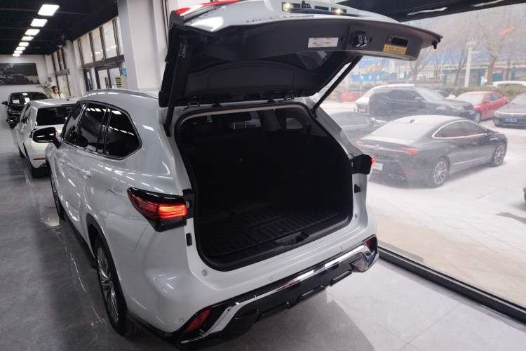 Used Toyota Highlander 2022 Dual-Engine 2.5L Four-Wheel Drive Supreme Edition 7-Seater
