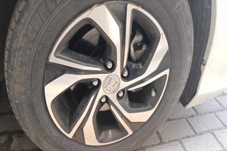 Used Honda Accord 2016 2.0L Elite Edition Right Front Wheel Hub