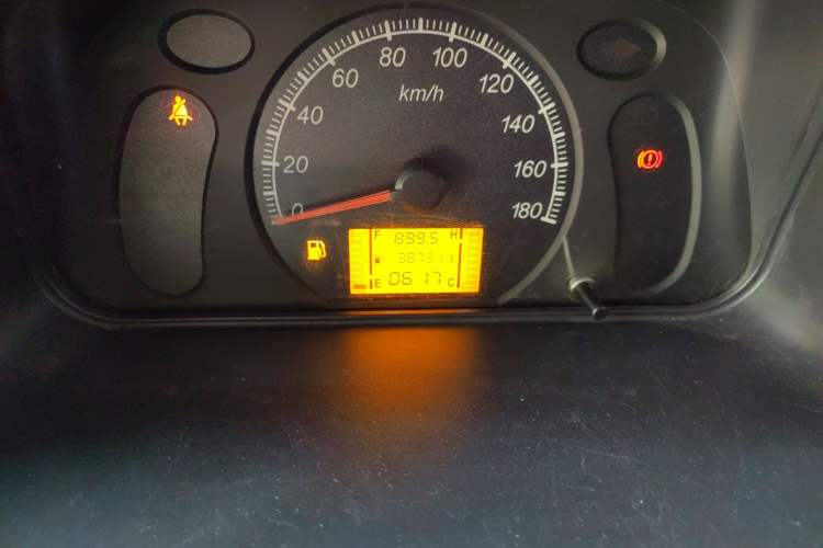 Used Wuling Zhiguang 2020 1.2L Practical Model China VI LSI Odometer Close Up