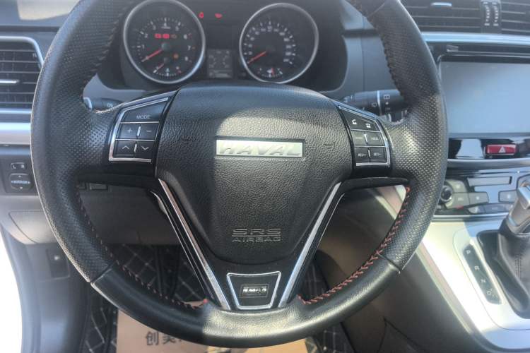 Used Haval M6 2018 Revised Version 1.5T DCT Two-Wheel Drive Elite Edition Steering Wheel
