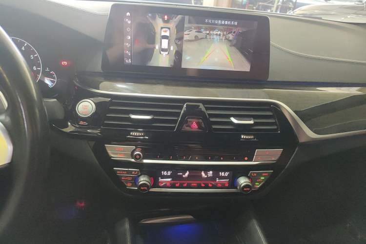 Used BMW 5 Series 2019 Restyled 530Li Luxury Edition M Sport Package Audio And AC Panel