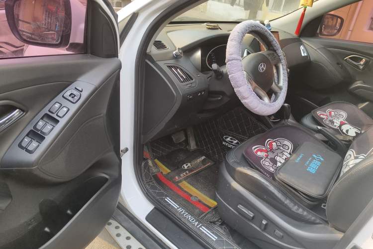 Used Hyundai ix35 2015 2.0L Automatic 2WD Smart Type China IV