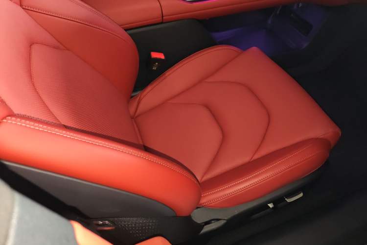 Used Xiaomi Auto SU7 2024 Four-Wheel Drive Ultra-Long Range Advanced Intelligent Driving Max Edition
