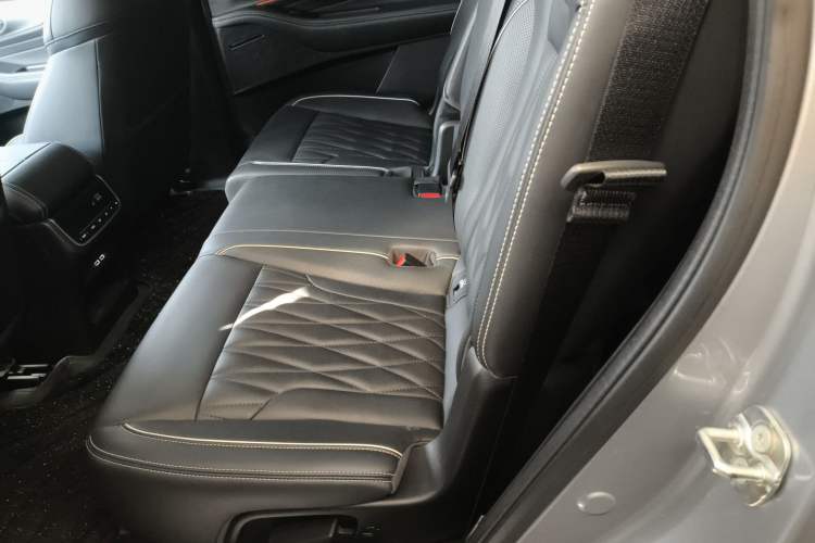 Used GAC Trumpchi GS8 2022 Linghang Series 2.0 TGDI Two-Wheel-Drive Luxury Smart Connectivity Version (7 Seats) Left Rear Seat