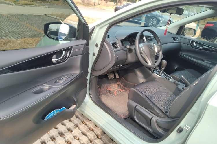 Used Nissan Tiida 2024 1.6L CVT Cool Dynamic Edition Driver Seat