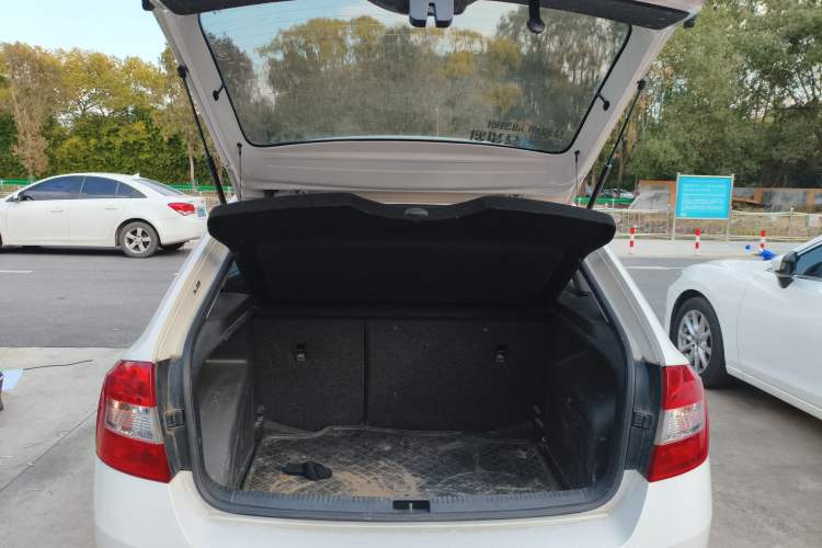 Used Skoda Rapid Spaceback 2014 1.4 TSI DSG Trend Edition
