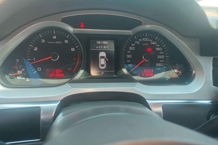 Used Audi A6L 2011 2.4L Comfort Edition Instrument Cluster