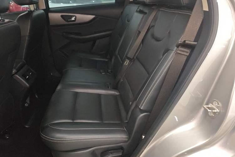 Used Dongfeng Fengon S560 2019 1.8L Manual Urban Model