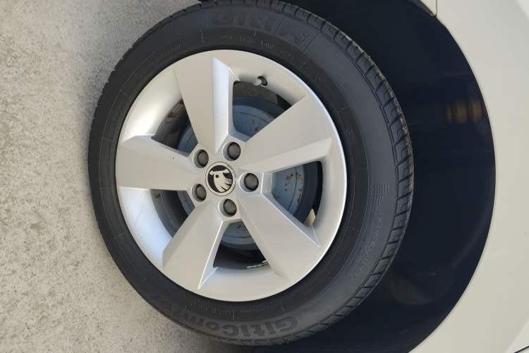 Used Skoda Rapid 2013 1.6L Manual Smart Selection Model