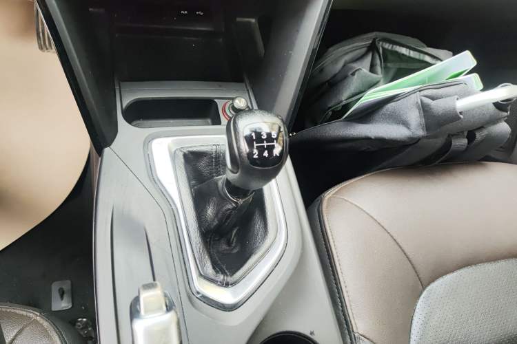 Used GAC Trumpchi GS4 2017 235T Manual Two-Wheel Drive Luxury Edition Gear Lever