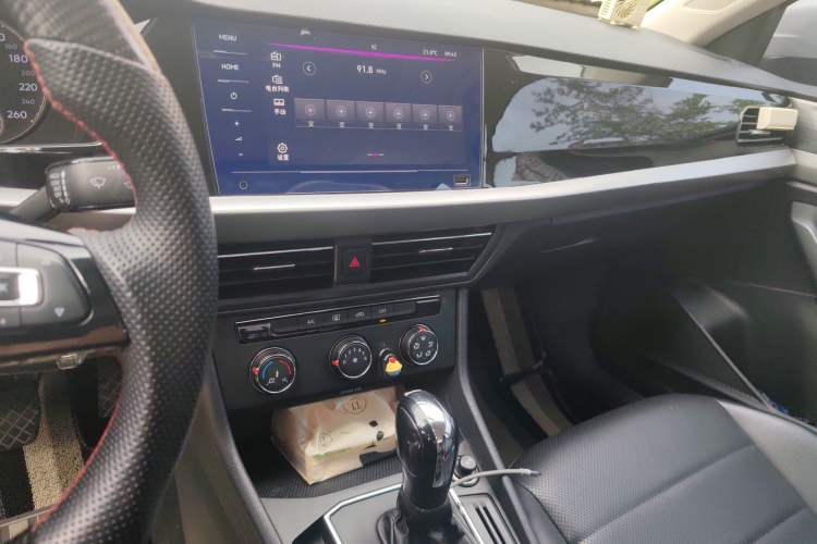 Used Volkswagen Lavida 2019 1.5L Automatic Comfort Edition China VI Standard Audio And AC Panel