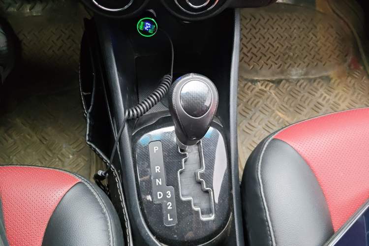 Used Kia K2 2012 Hatchback 1.4L Automatic Cool Edition Gear Lever