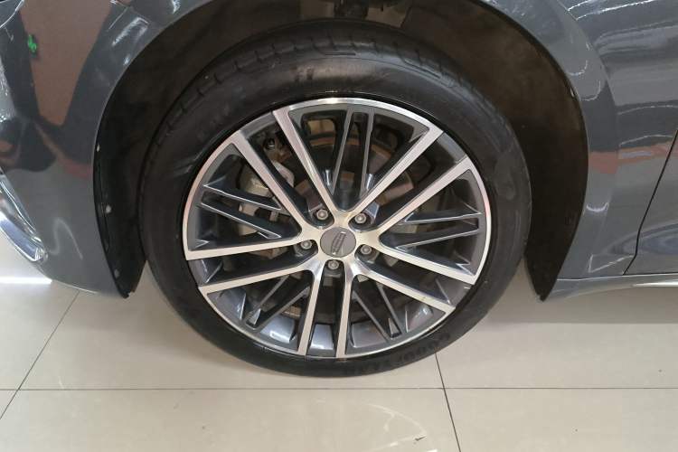 Used Geely Auto Preface 2021 2.0TD Luxury+ Version Left Front Wheel Hub