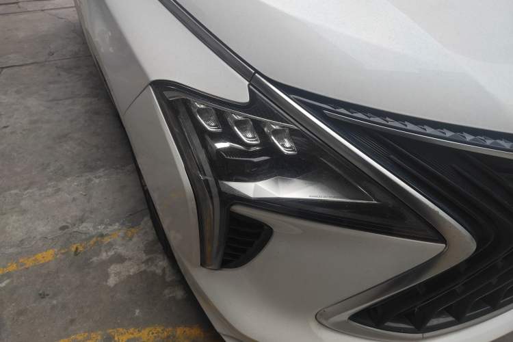 Used FORTHING Yacht 2022 1.5T DCT Chasing-the-Waves Edition Right Front Headlight