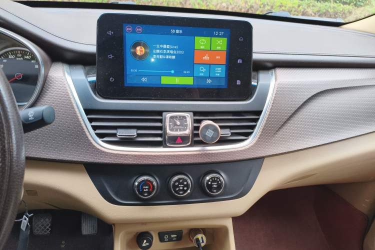 Used Baojun 730 2017 1.5T Manual Fashion Version 7 Seats China V Emission Standard