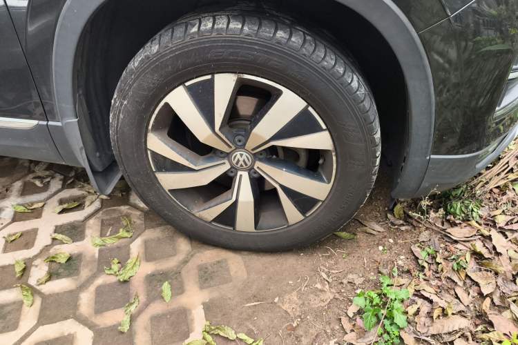 Used Volkswagen Tayron 2020 330TSI Two-Wheel Drive Luxury Smart Connectivity Version Right Front Wheel Hub