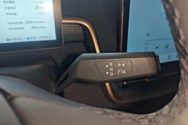 Used Dongfeng eπ eπ008 2024 210Max Range-Extended Version 6 Seats